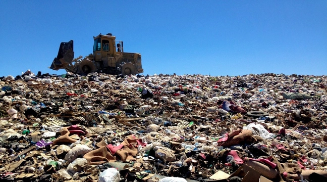 Eliminación de residuos en vertedero.