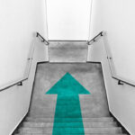 Escalera de edificio de empresas.