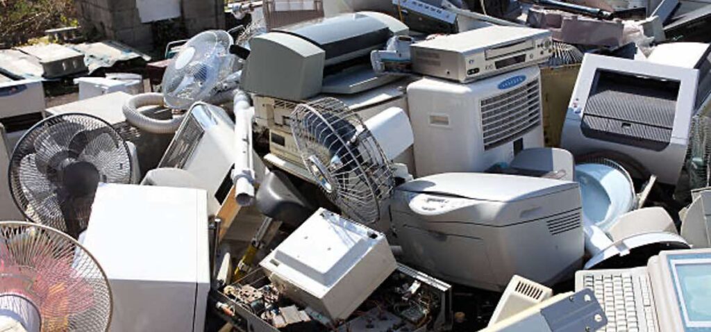 Residuos de aparatos eléctricos y electrónicos RAEE.