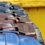 Contenedores colores para el reciclaje de residuos urbanos